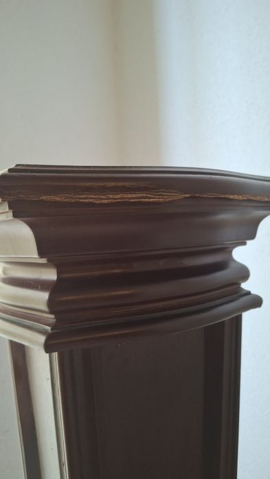 Coluna Decorativa de Madeira