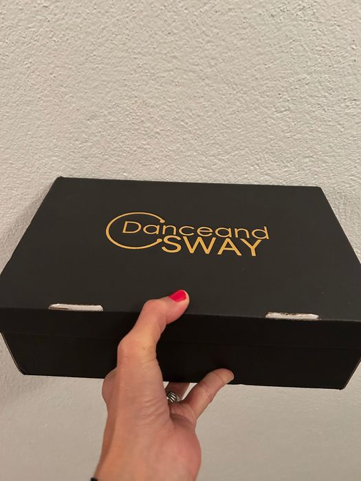 Sapatos de dança muito elegantes