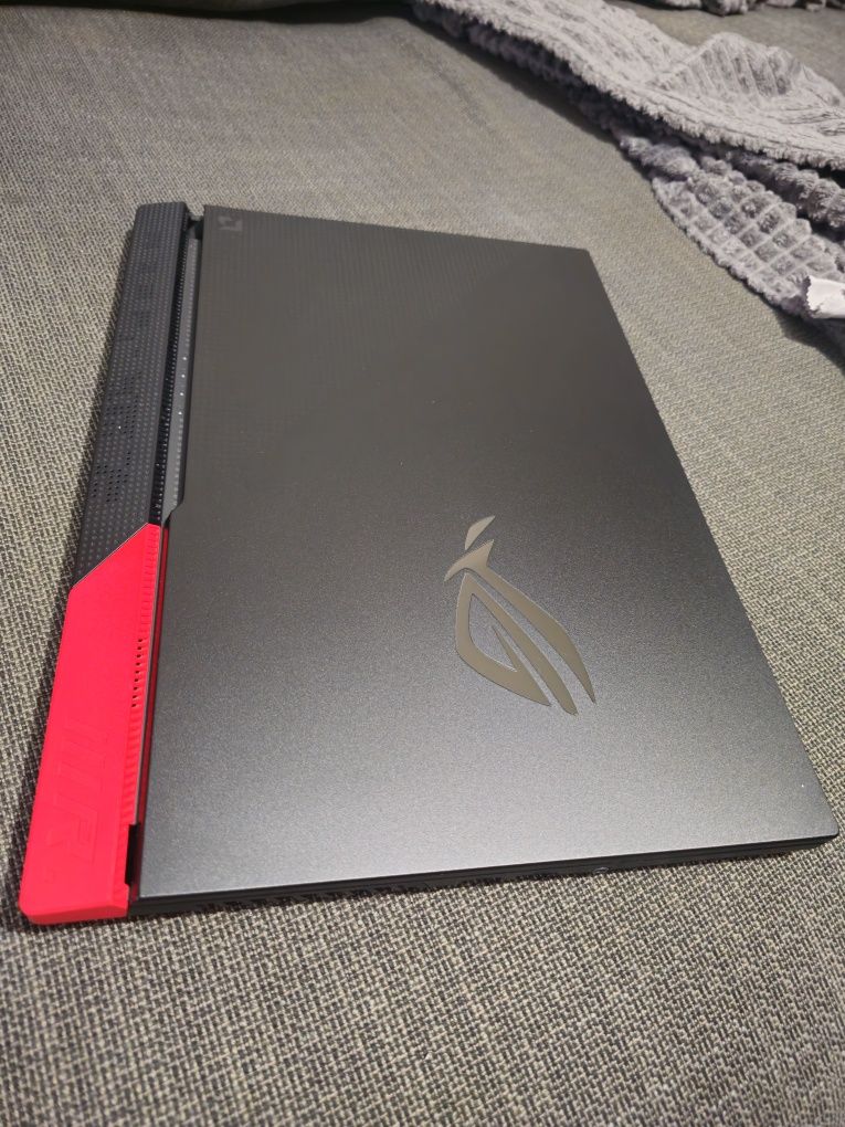 Laptop Gamingowy Asus Rog G15 g513qy Ryzen 9 5900hx 32gb ram SSD 1TB