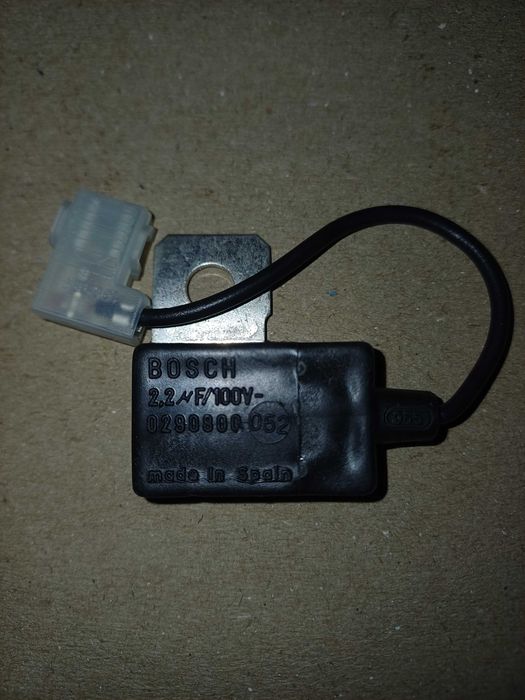 Конденсатор 3079389R1 CNH