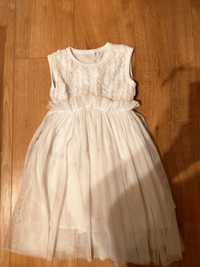 Biała lekka sukienka