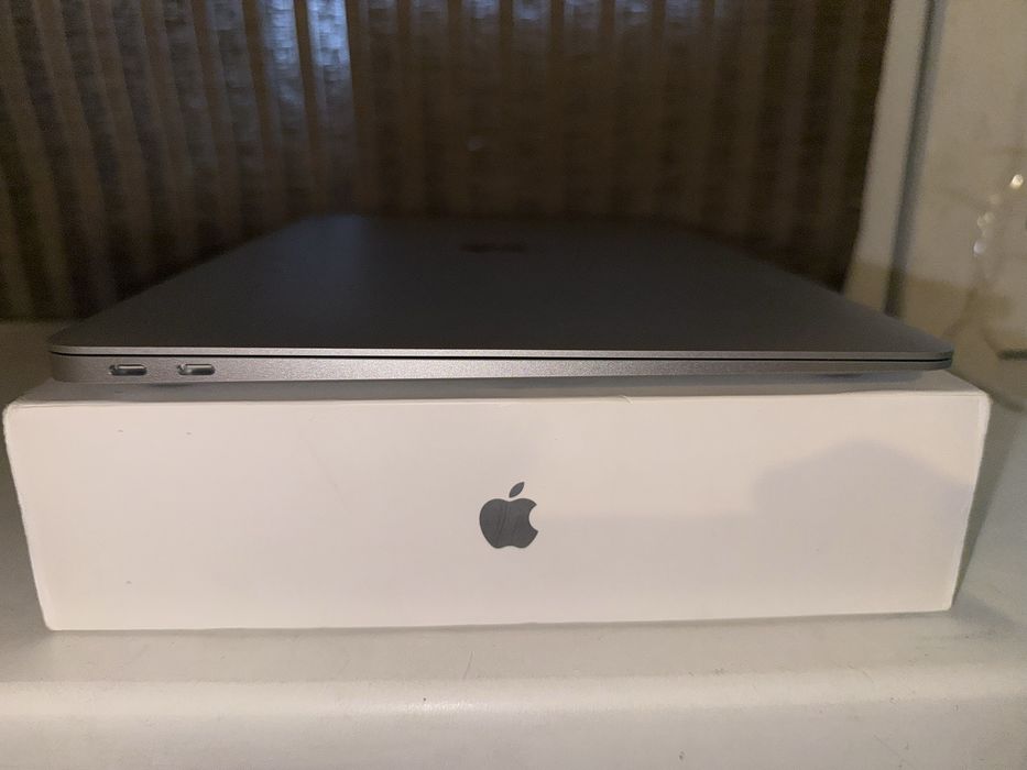 Ідеальний Macbook Air M1 8/256 Silver