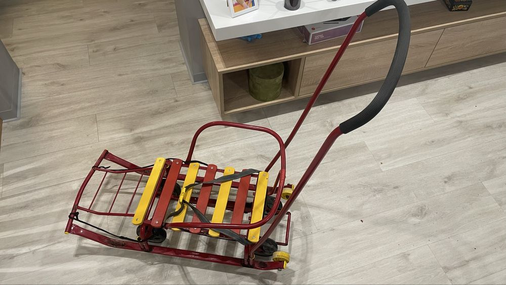 Санки з колесами (потребують фарбування)