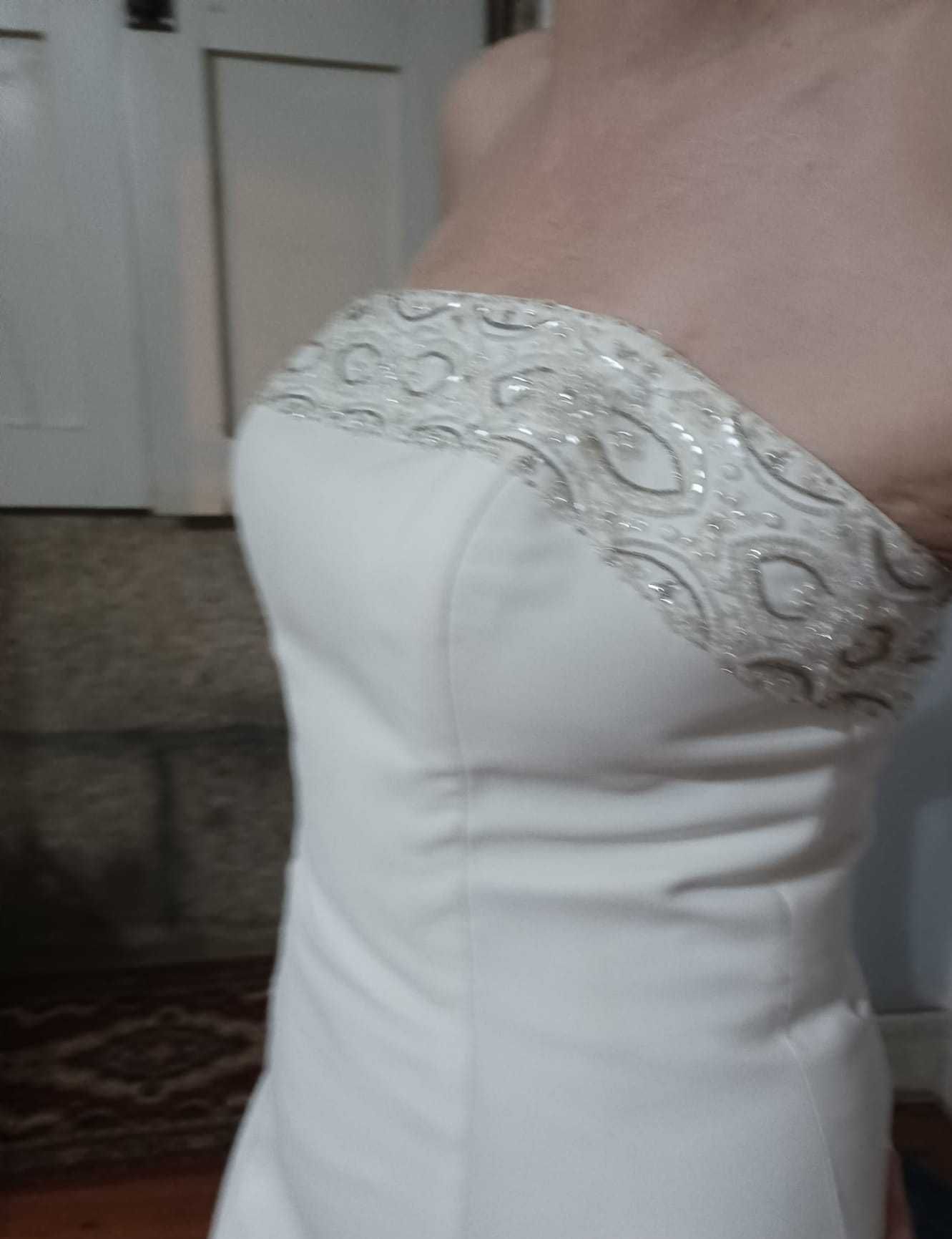 Lindíssimo vestido de noiva intemporal