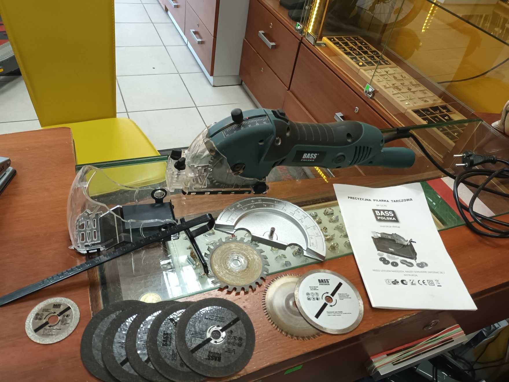 BASS Polska Precyzyjna pilarka tarczowa BP-5170 stan BogatyZestaw 900W