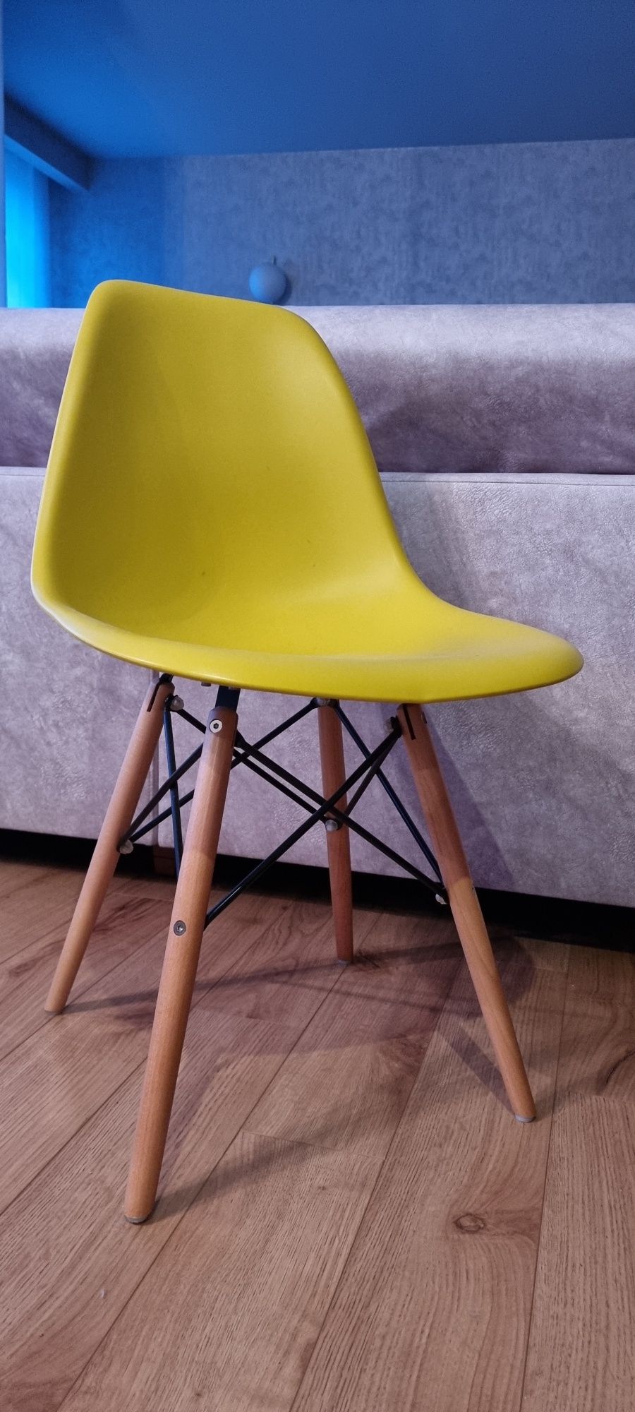 Cadeira estilo Eames