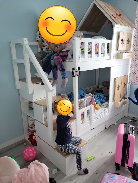 Łóżko piętrowe domek