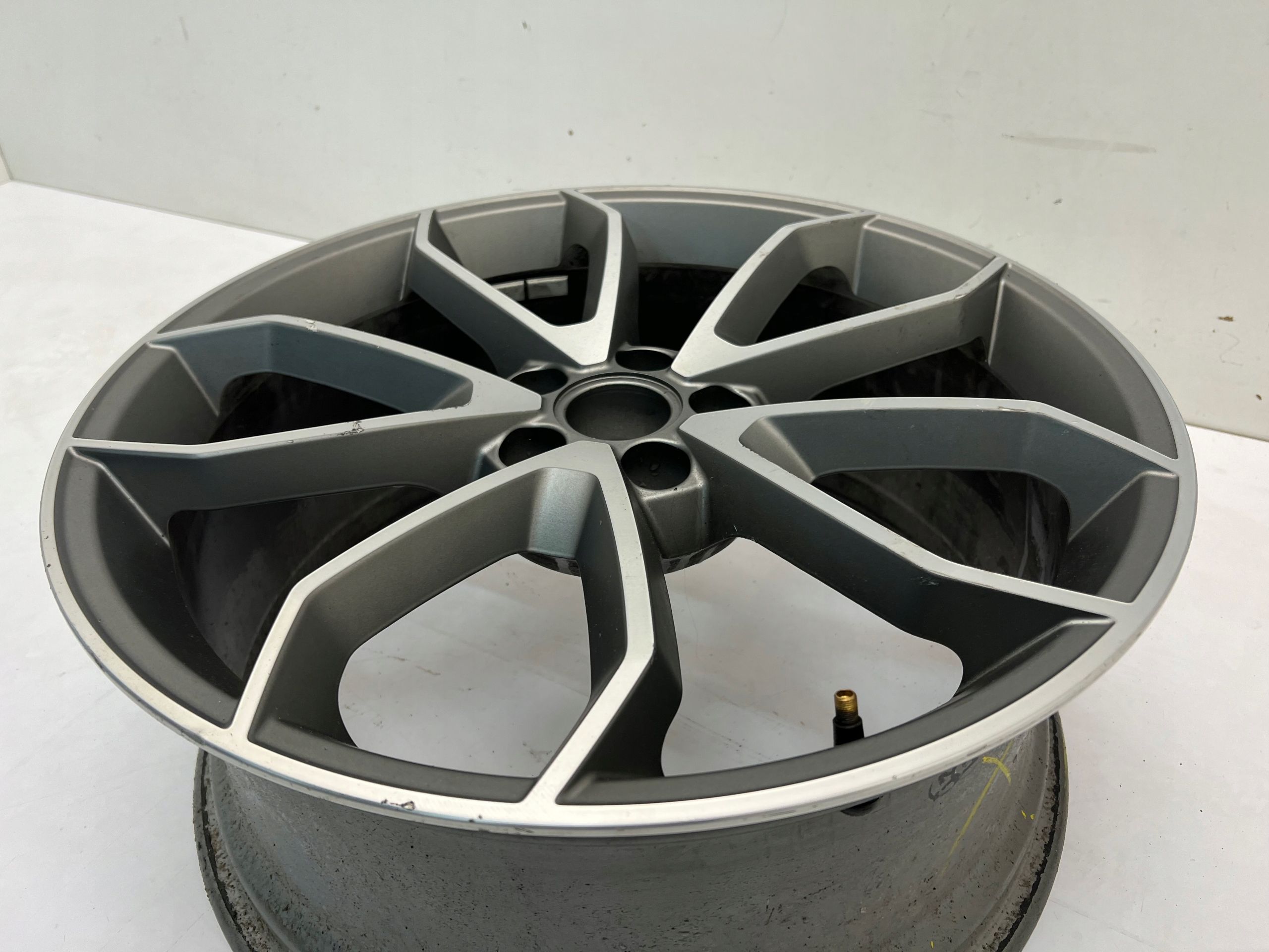 Audi Q3 8U s line Felga koło 8.5Jx20 ET36 5x112 oryginał