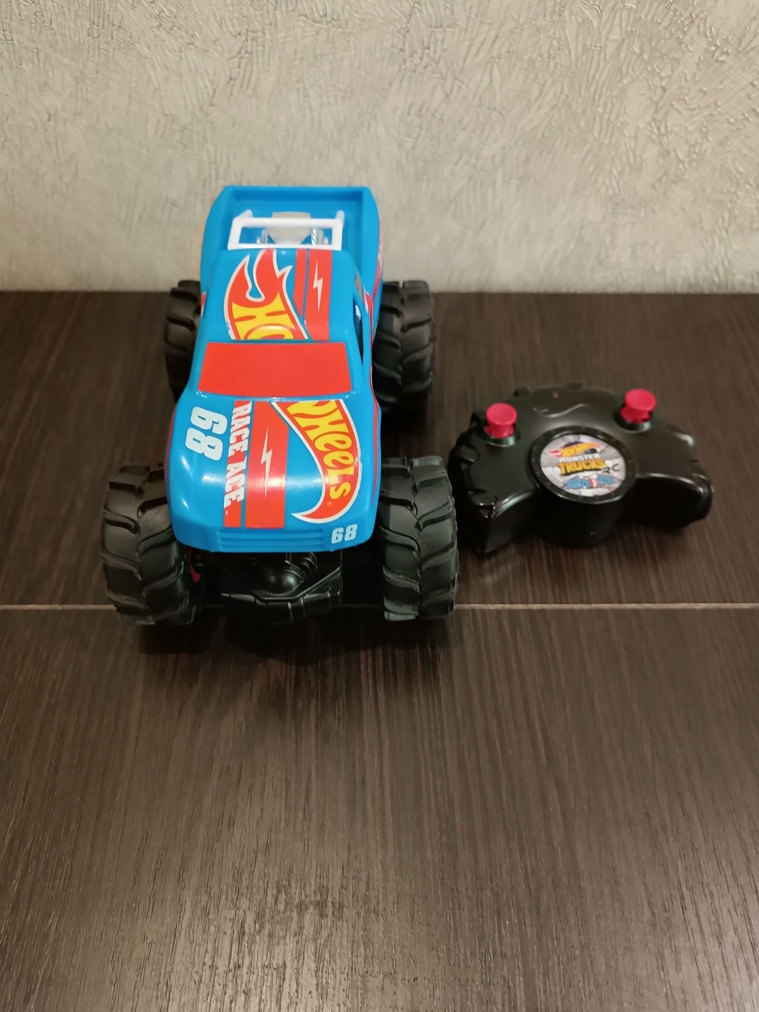 Hot Wheels машина на ру на рк машинка хот вілс