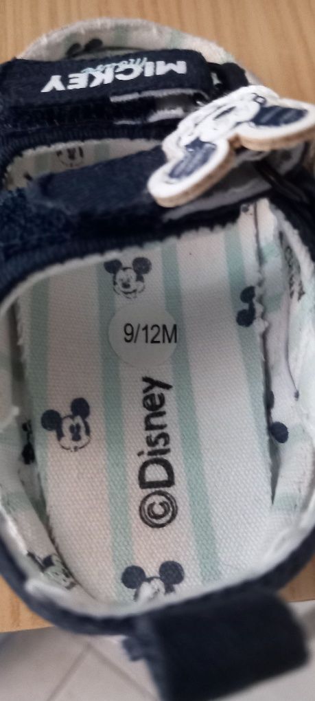 Sandálias Mickey