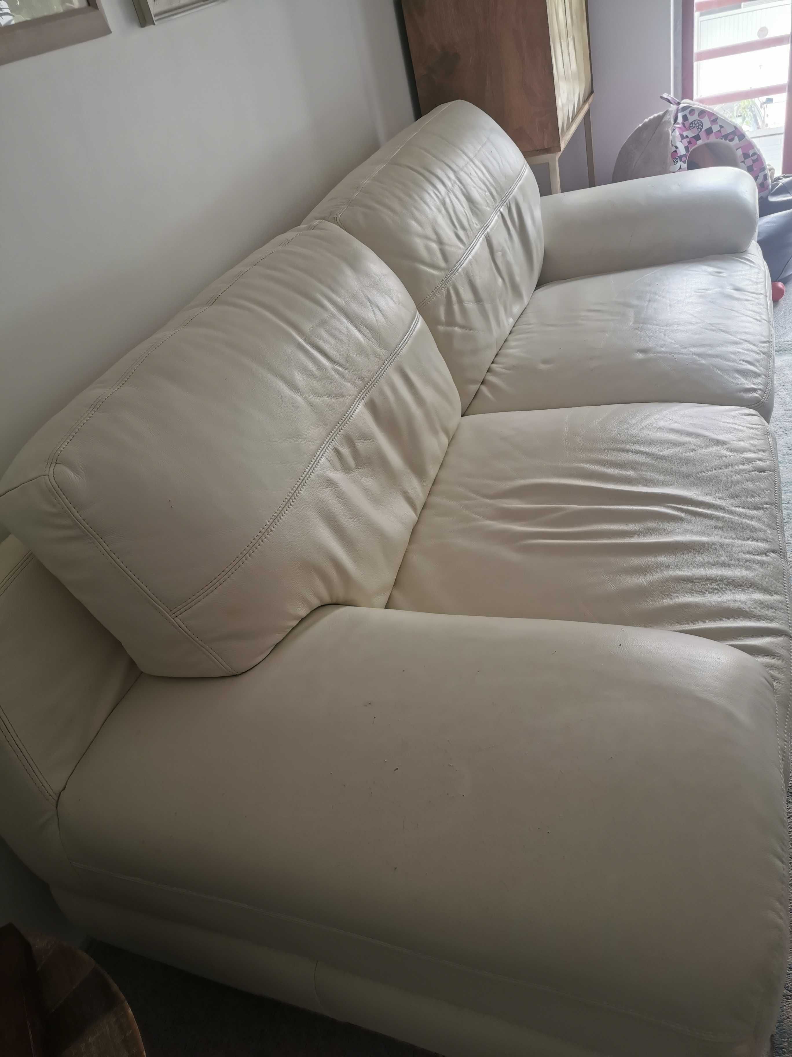 Sofa 3 lugares em pele