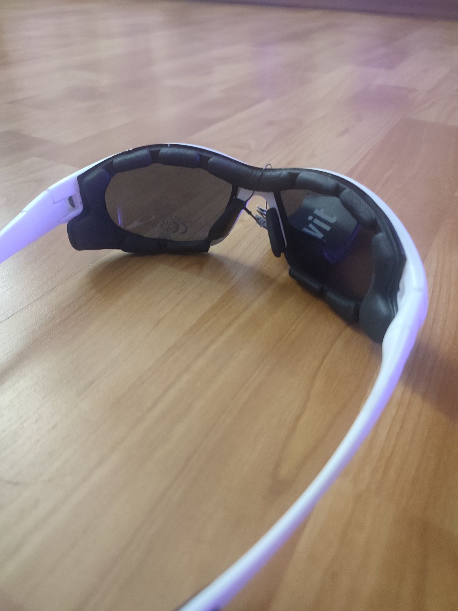 NOWE okulary przeciwsłoneczne w etui