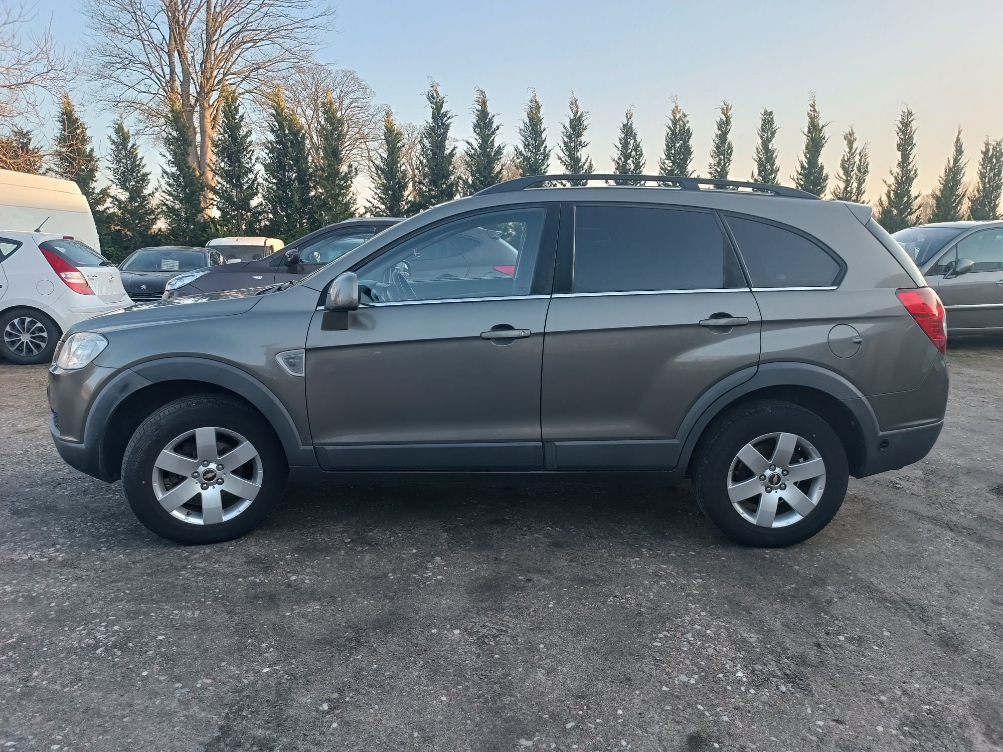 Chevrolet Captiva 2.4 Benzyna + LPG, 7 -osobowy,  4×4,  hak holowniczy