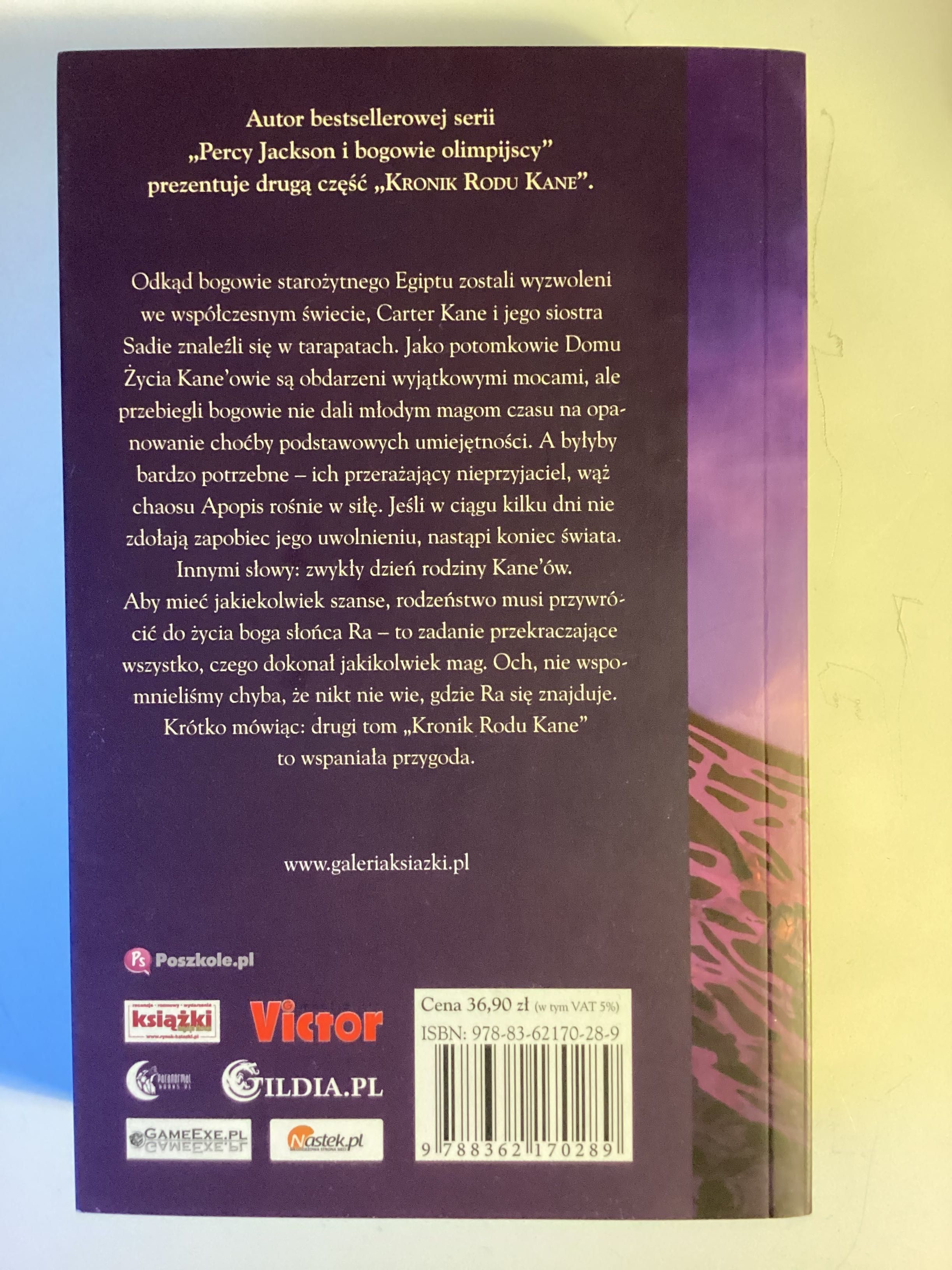 „Ognisty tron- kroniki rodu Kane” Rick Riordan