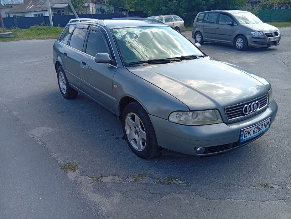 Автомобіль Ауді А4