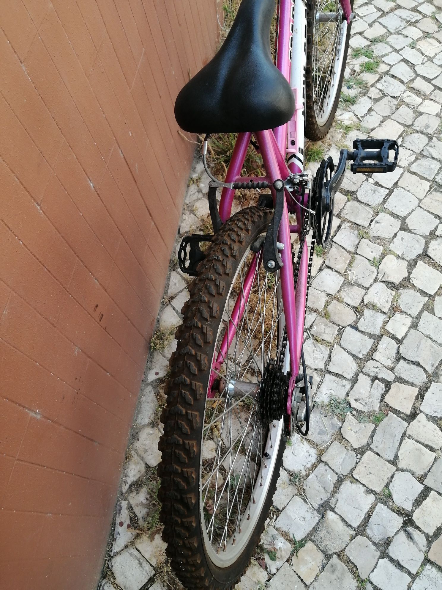 BICICLETA de CRIANÇA /JOVEM, RODA 20. 15 mudanças nos punhos. Impecáve