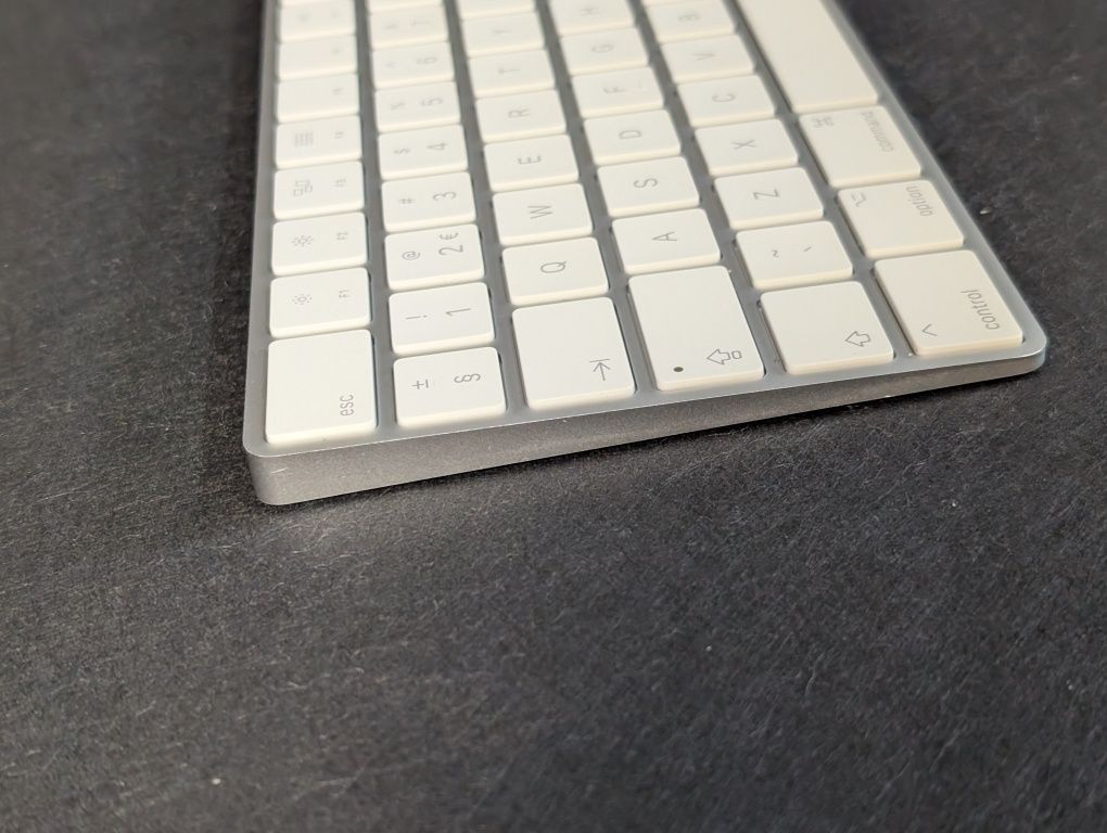 Apple Keyboard 2 a1843