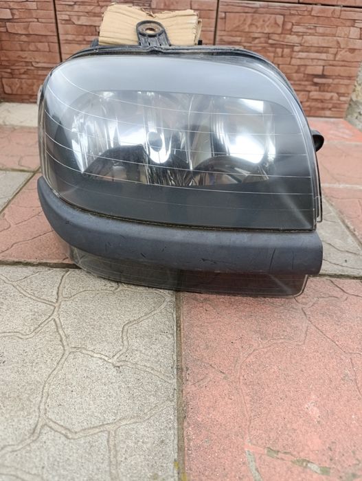 Фара права  Фіат Добло 2000-2005