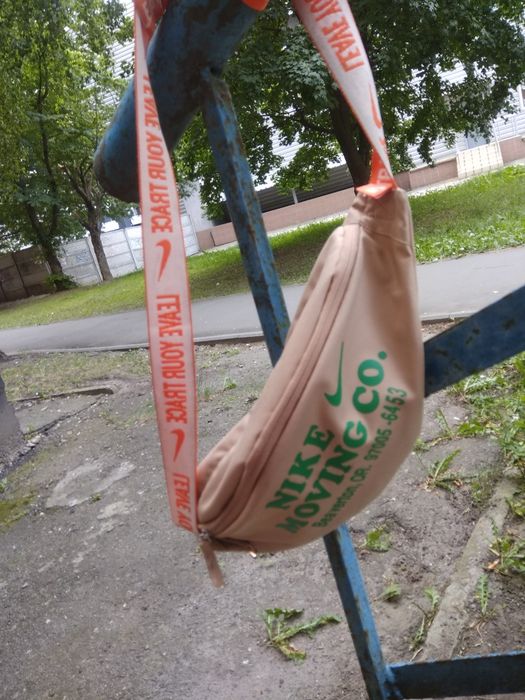 Сумка,(БАНАНКА) NIKE оригинал 500грн.