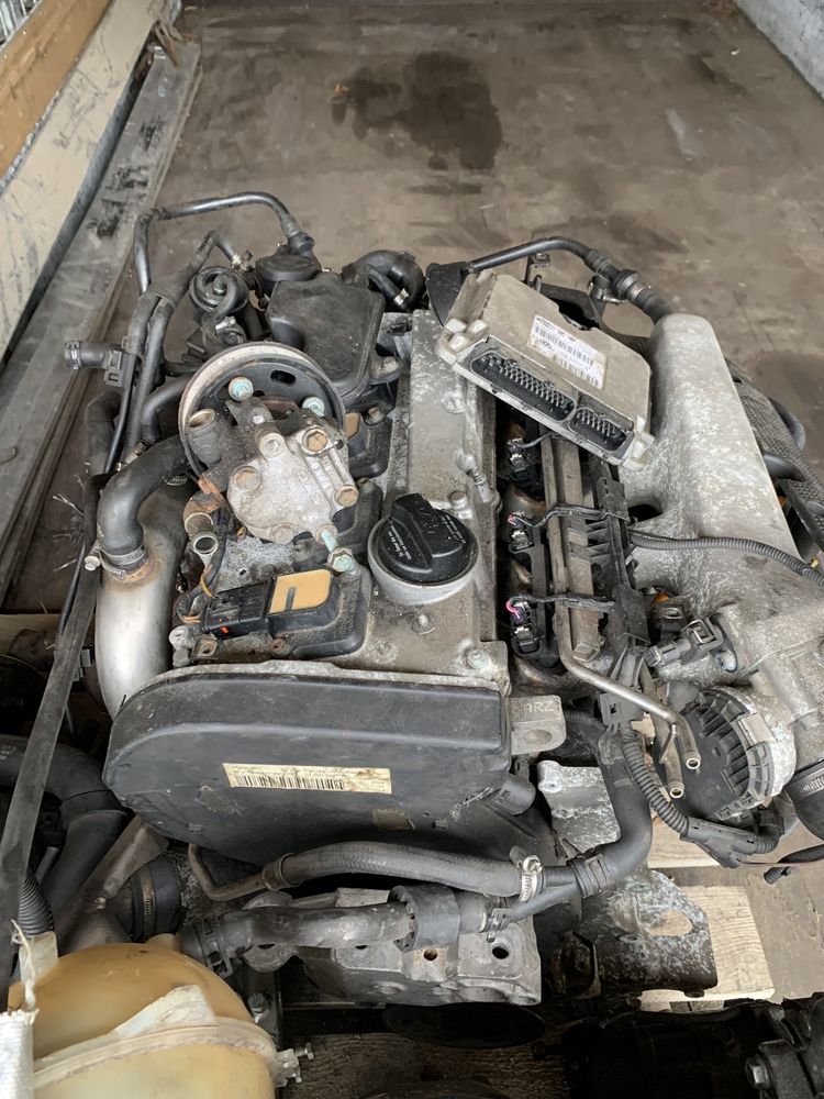 Silnik 1,8 turbo ARZ kompletny za skrzynią biegów automat