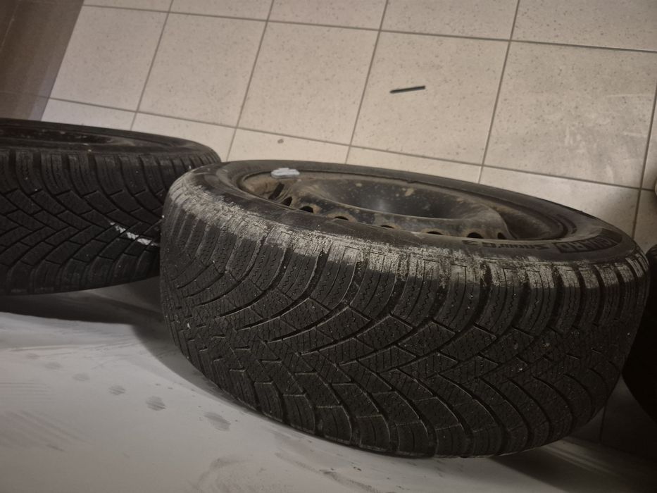 Opony zimowe 205/55/17 wraz z felgami stalowymi 5x114,3