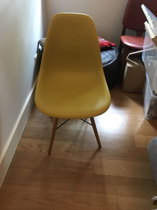 Cadeira amarelo mostarda