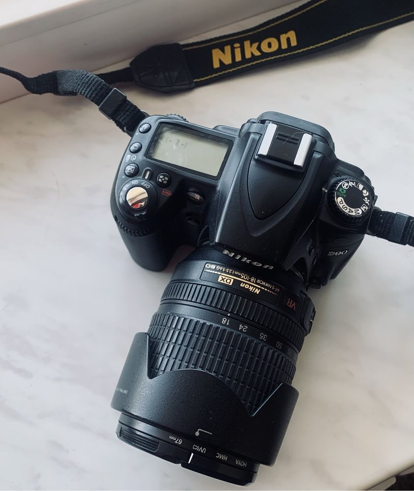 Продам фотоаппарат Nikon D90+пульт ДУ+вспышка