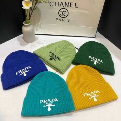 Damska ciepła czapka Prada 248776