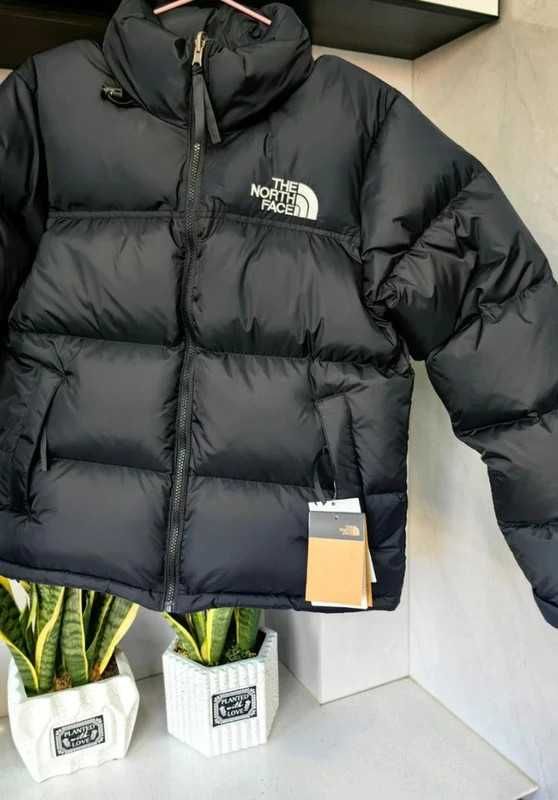 Czarna-kurtka -ITNFI- NorthFace-700-Rozmiary-S