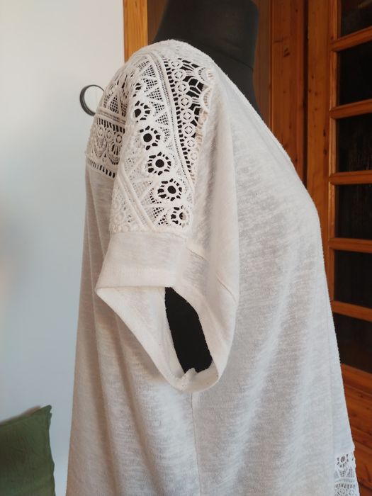 Bluzka z gipiurą roz 50. 5XL