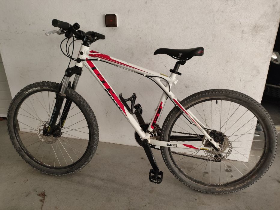 Bicicleta GT avalanche 3.0