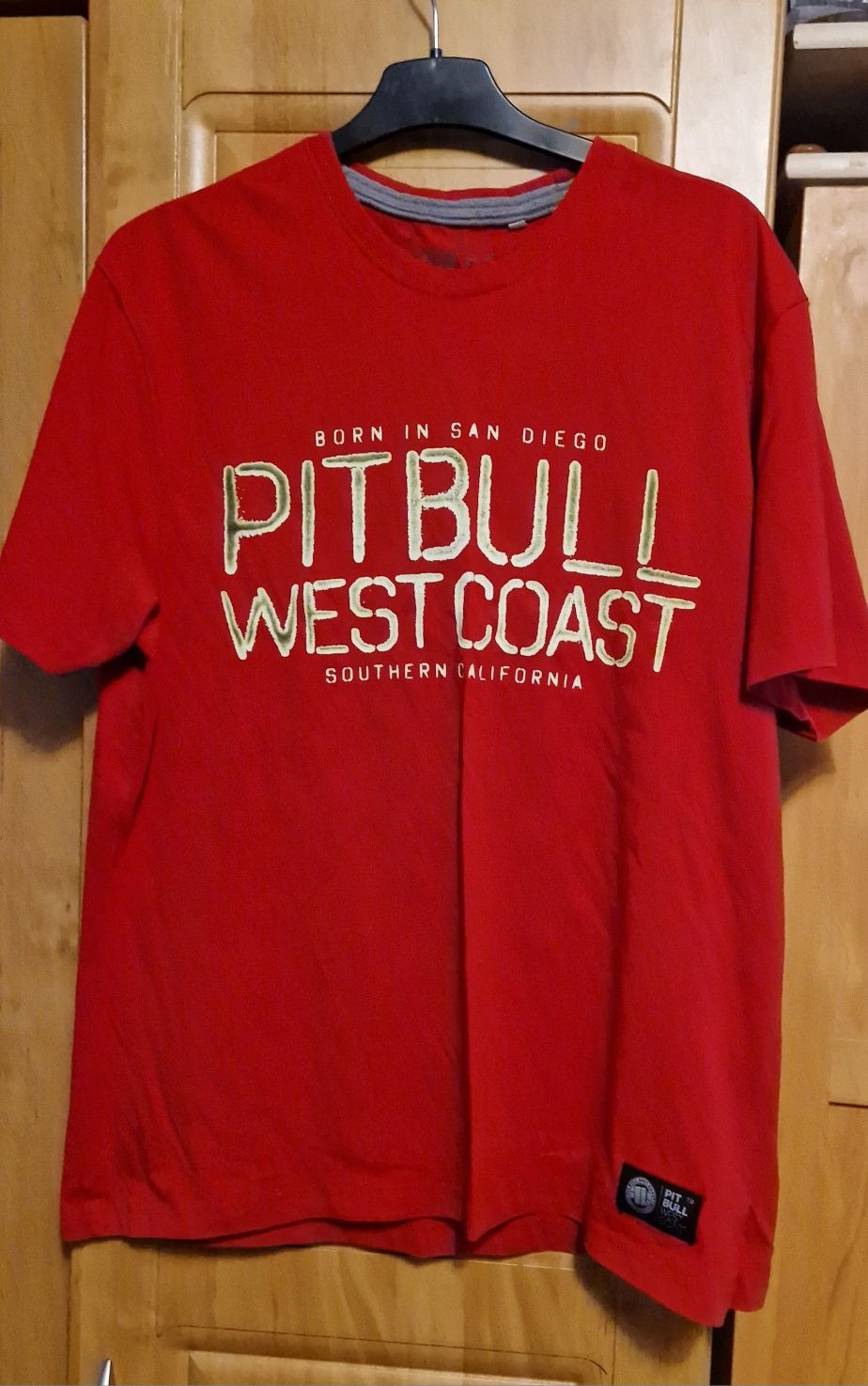 Koszulka czerwona pit bull