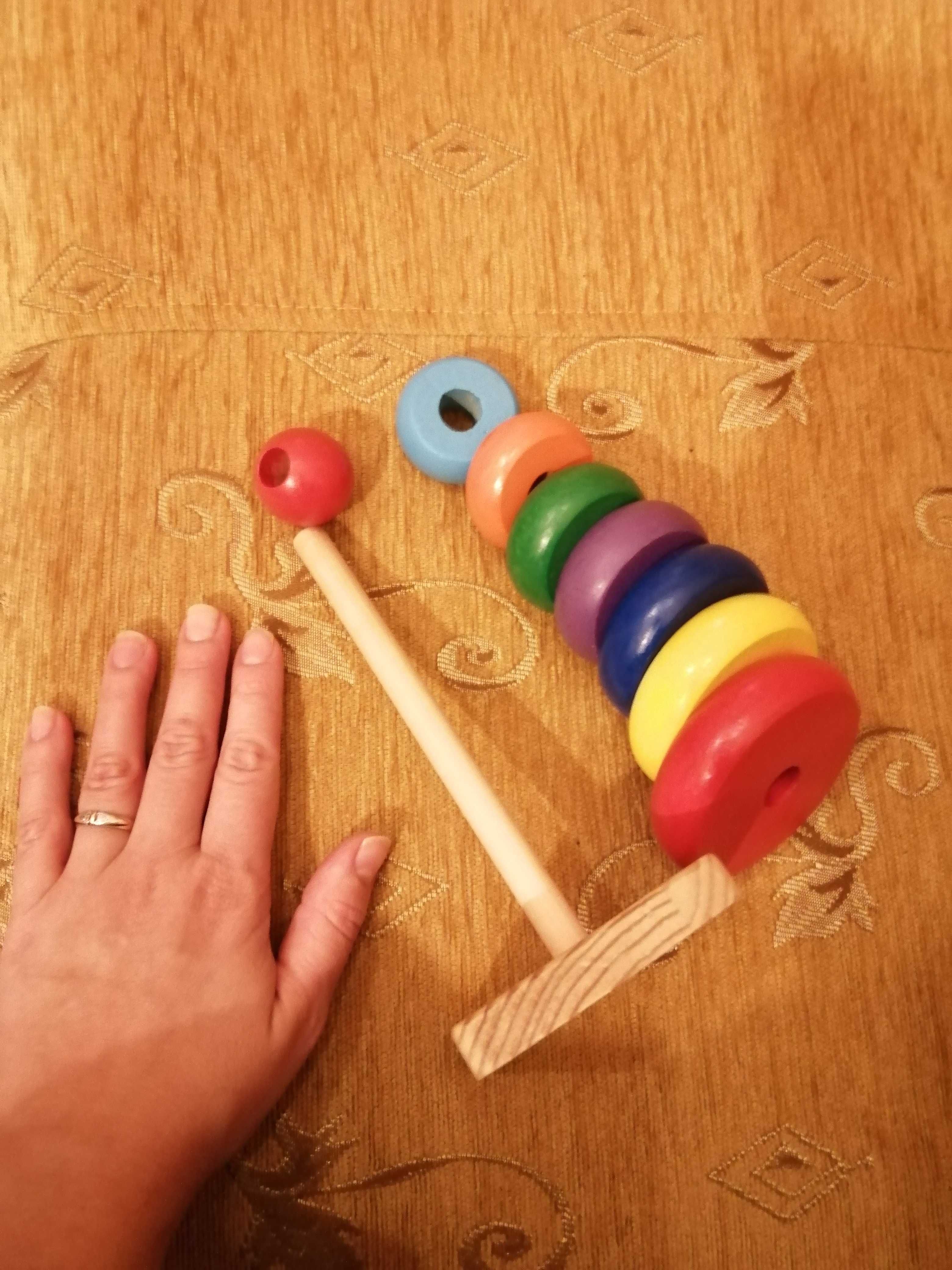 Drewniana zabawka Kółeczka do nakładania na patyczek