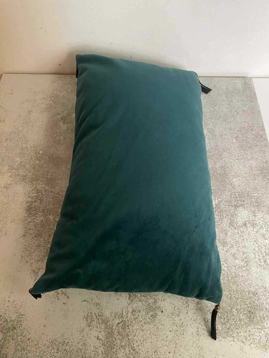 Ozdobna poduszka butelkowa zieleń zielona