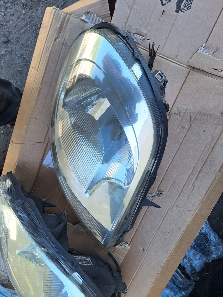 lampa reflektor opel vivaro lift