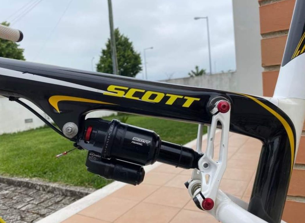 Bicicleta Scott spark rc wcs carbono