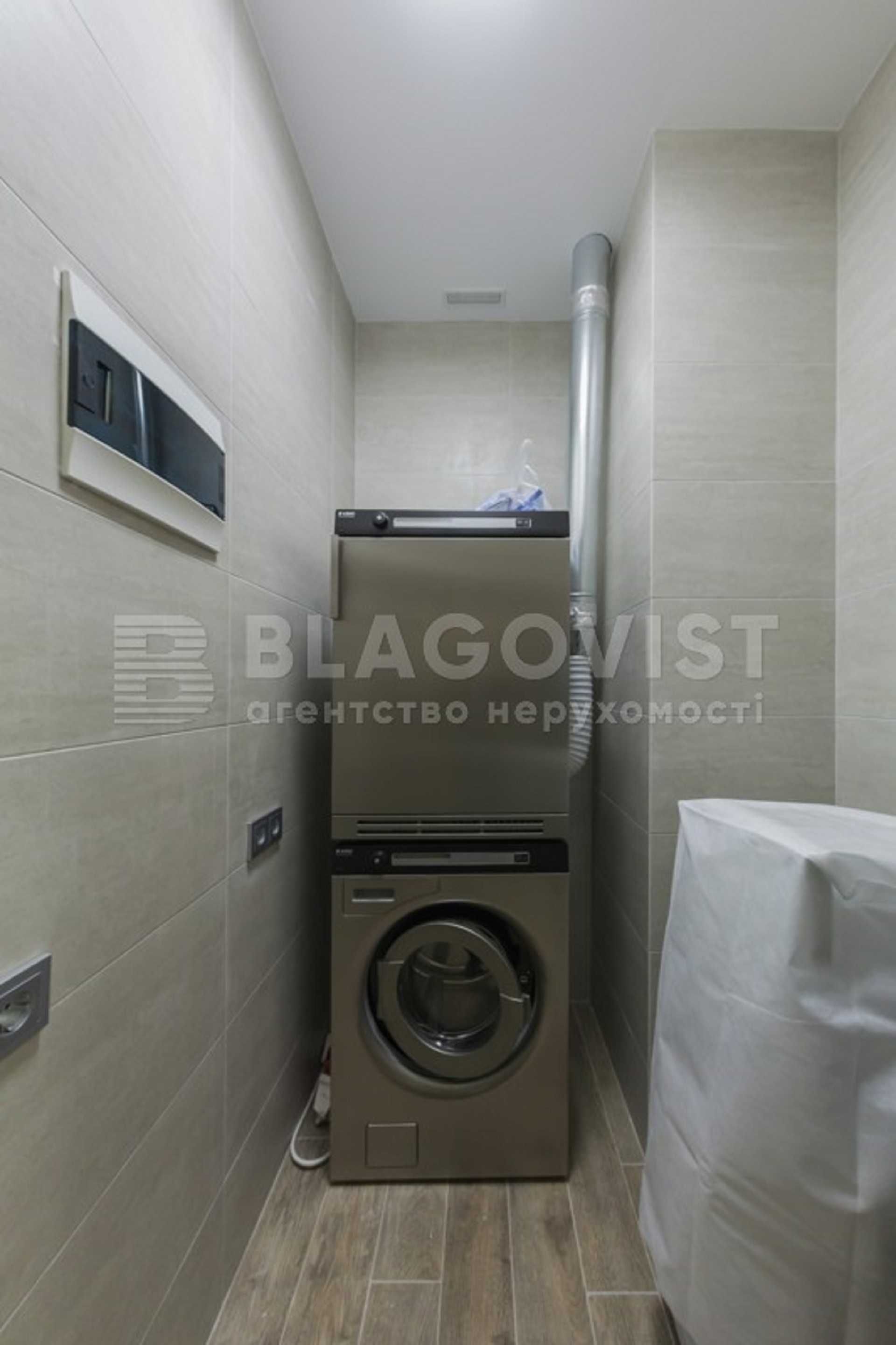Щекавицька,30/39  нежитлове приміщення 225кв.м. Готель hostel  Поділ