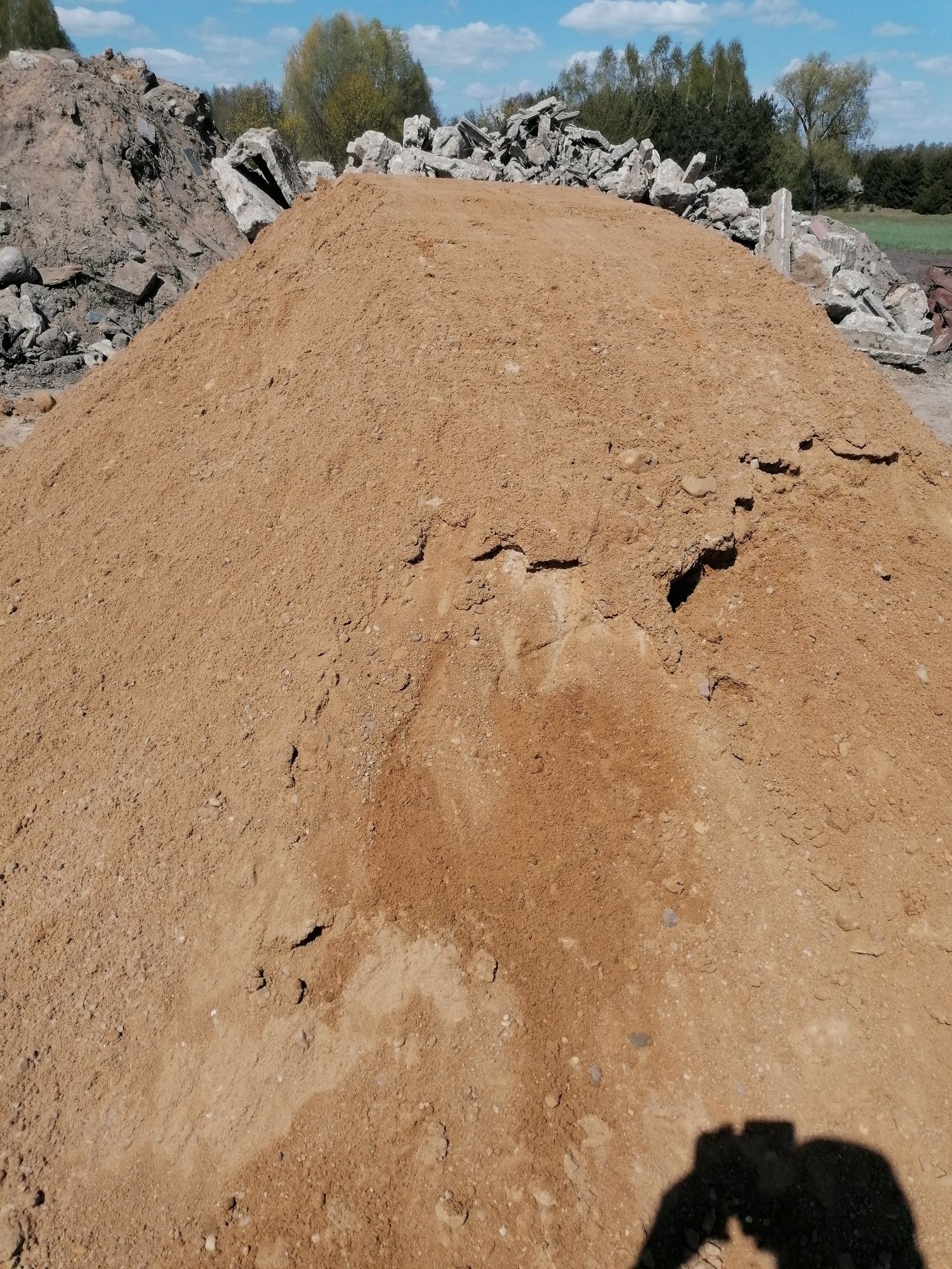 Zwir piasek podsyp Kamien ziemia tluczen