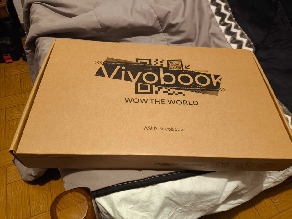 Portátil Asus na caixa com talão de compra e garantia de fabrica