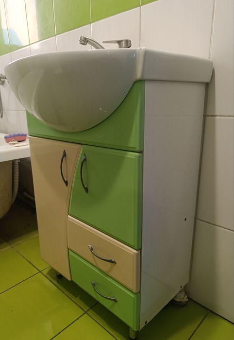 Умывальник з раковиной 60 см