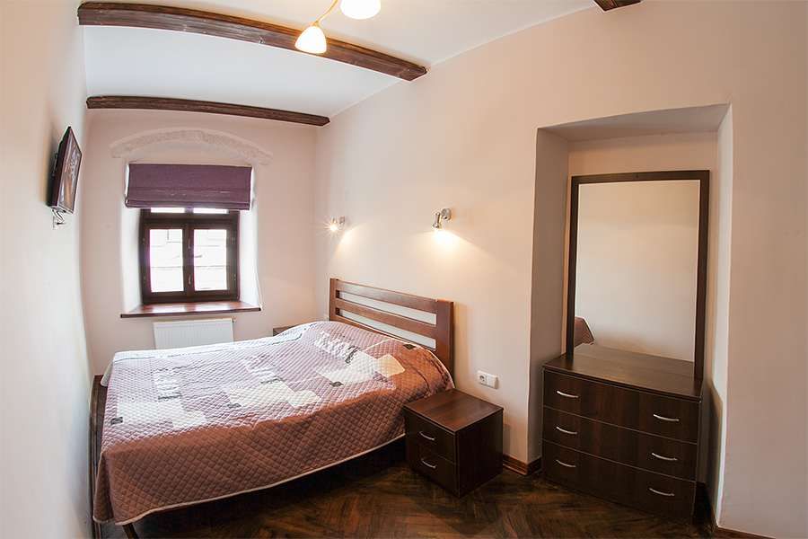 Від власника,до 6-и осіб сучасна квартира в центрі на вул.Вірменській.