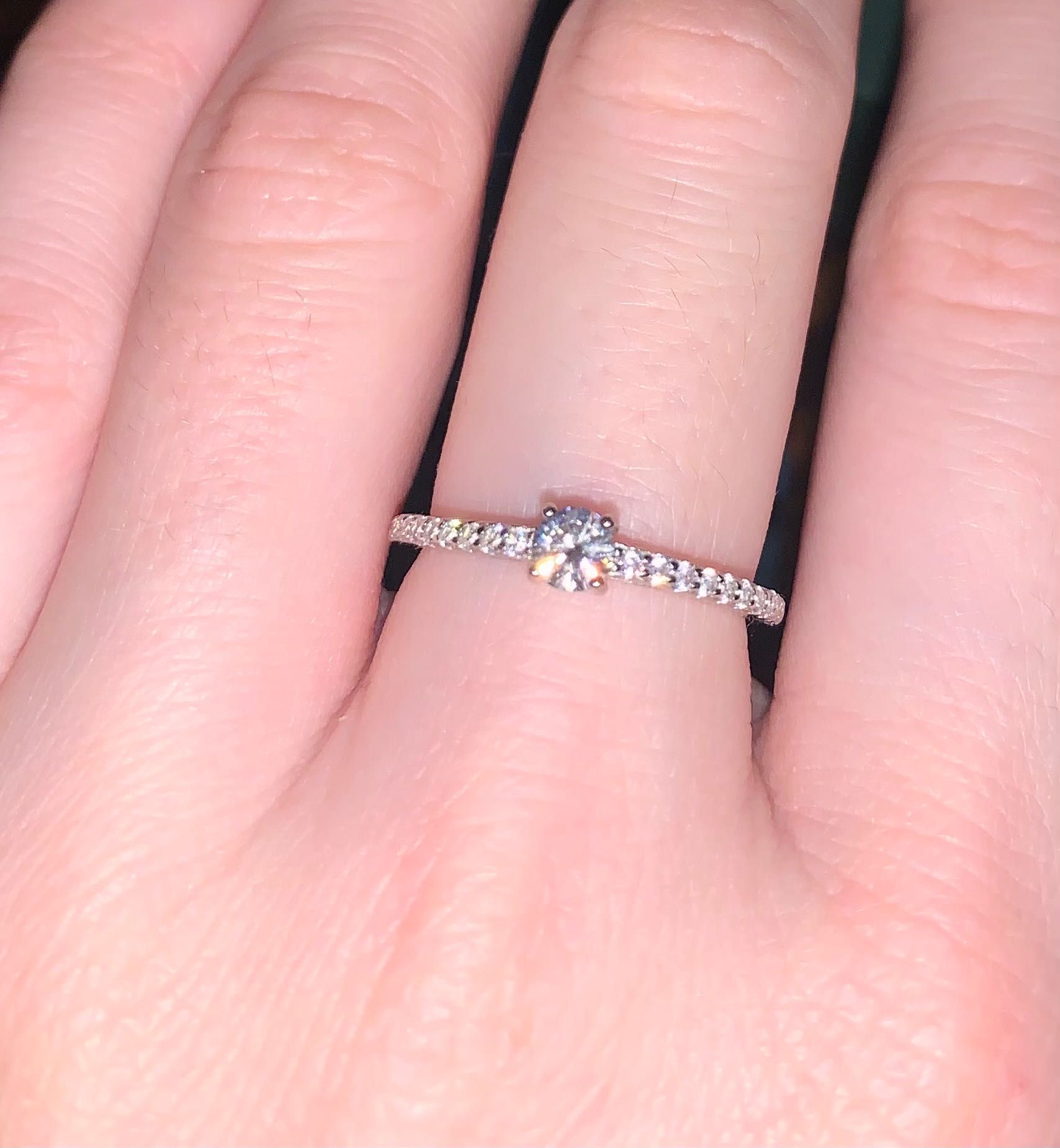 Женское кольцо с бриллиантом, муассанитами 0.3 карат р.18