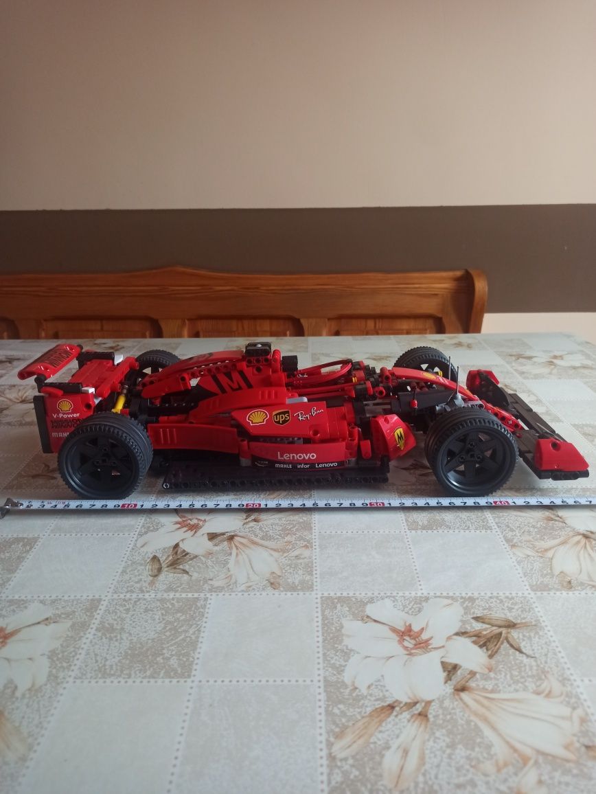 Samochód Ferrari SF90 1:10 ( nie Lego Technic ) Klocki Model