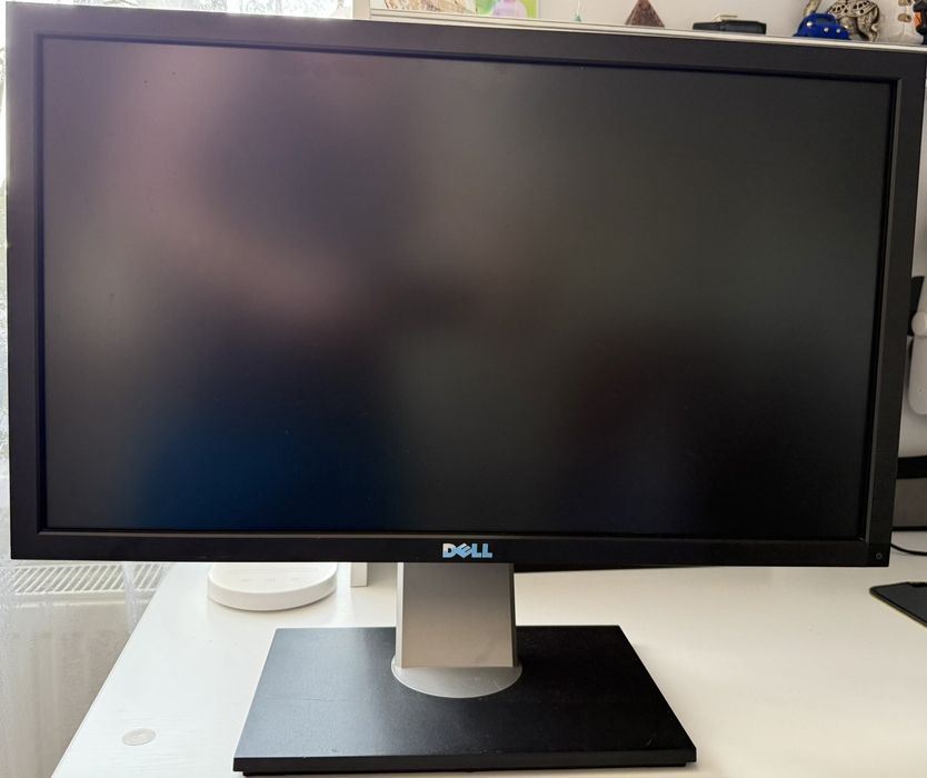 Монітор Dell U2311Hb
