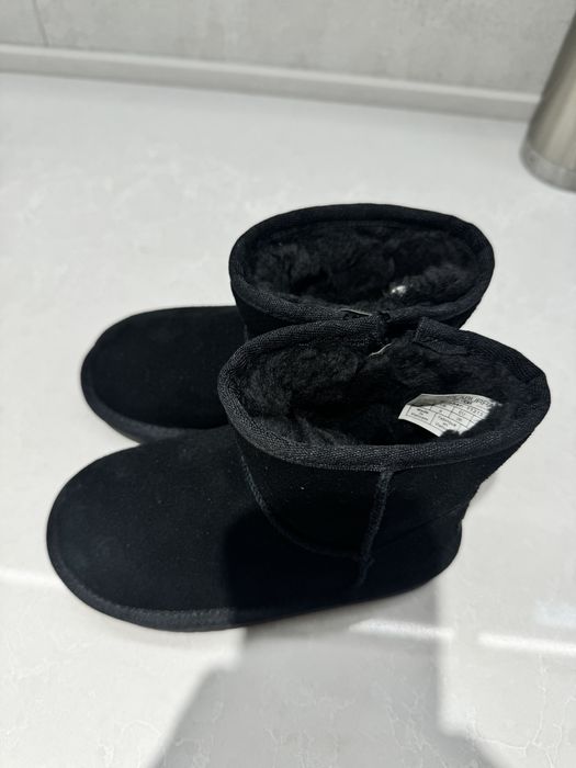 Продам Koolaburra by Ugg 26 розмір