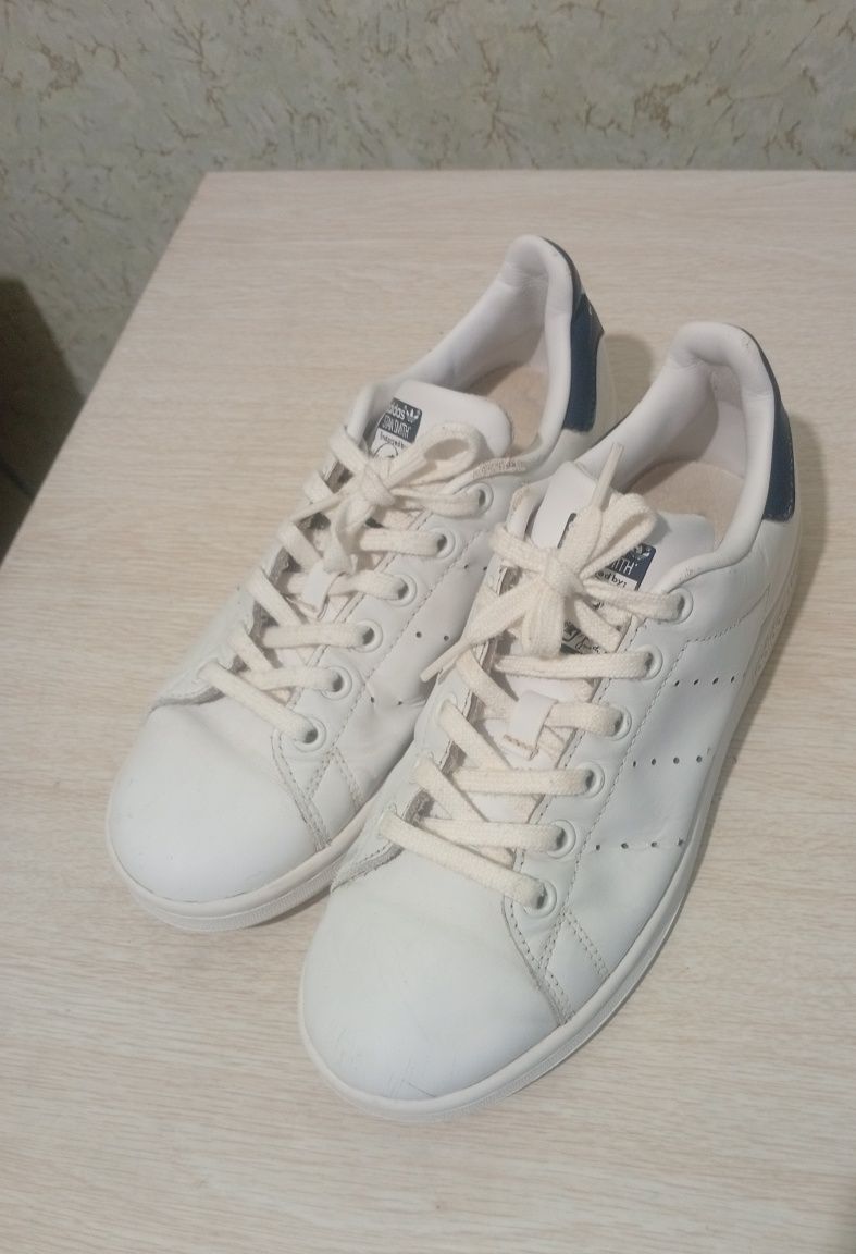 Жіночі взутя Adidas