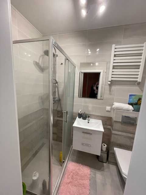 Apartament z balkonem z widokiem na morze , 7 min od plaży