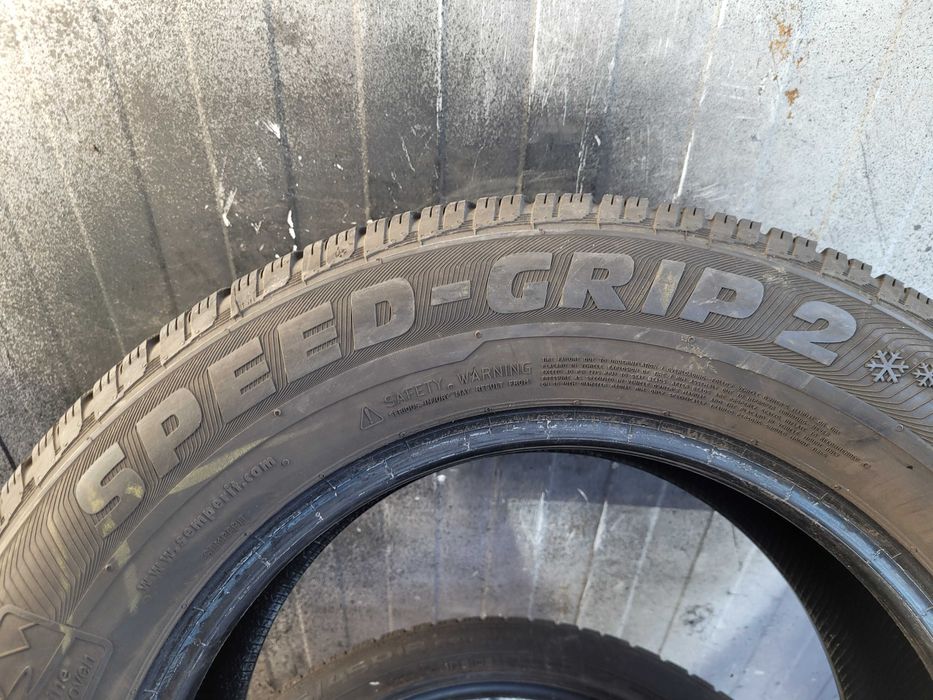 215/65/16 Semperit Speed-Grip 2  5,8mm 4szt