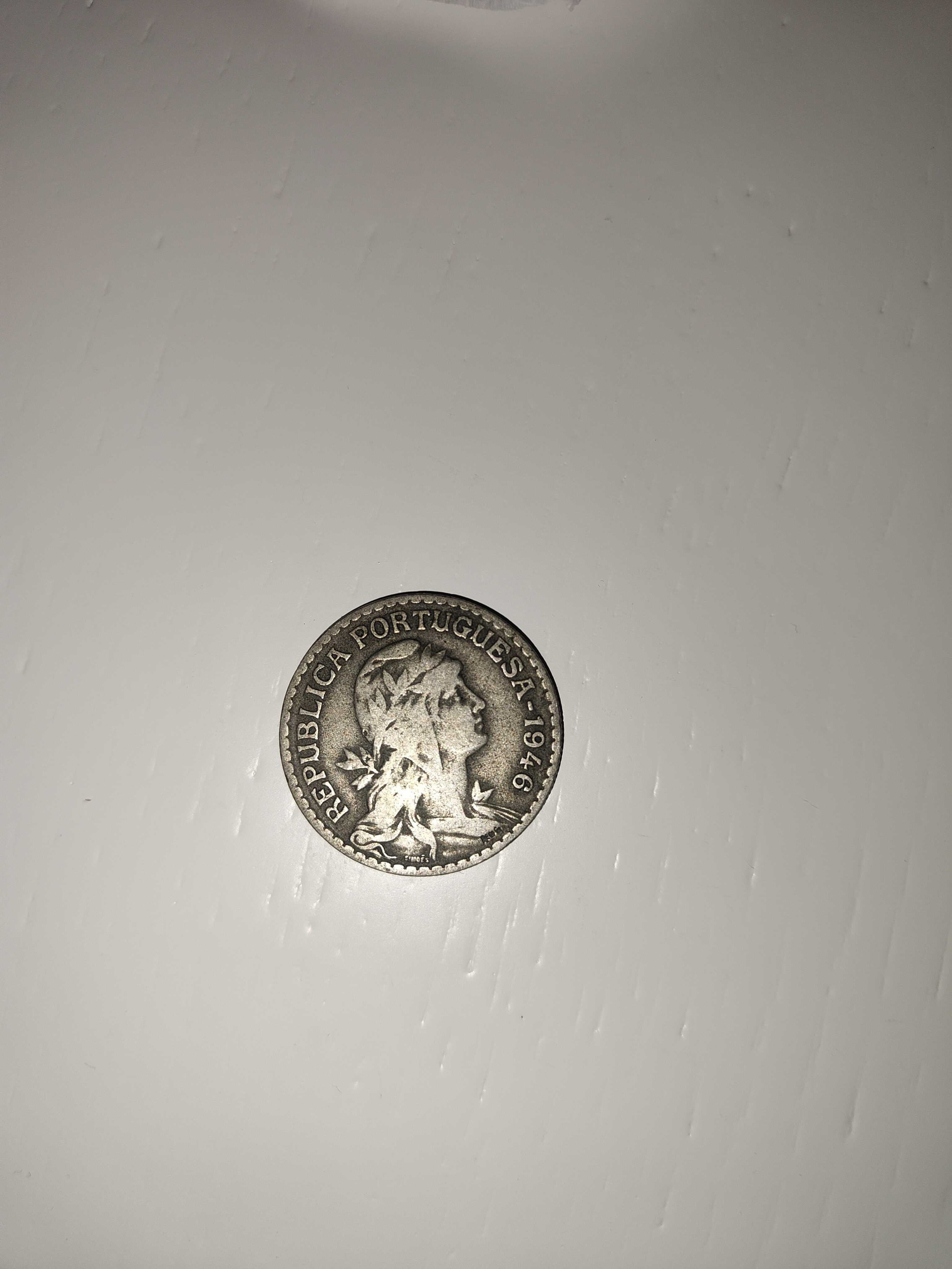 Moeda antiga colecionável- República portuguesa/1946/1 escudo