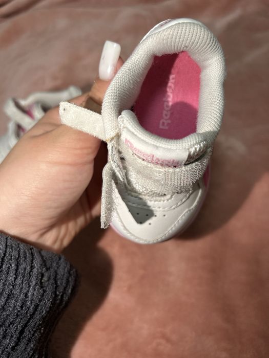 Продам дитячі кросівки reebok